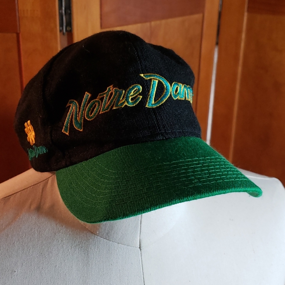 Official University of Notre Dame Vintage Wool bas